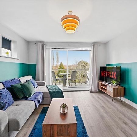 The Stylish Warwick Abode - Balcony - Garden Villa Leek Wootton ภายนอก รูปภาพ