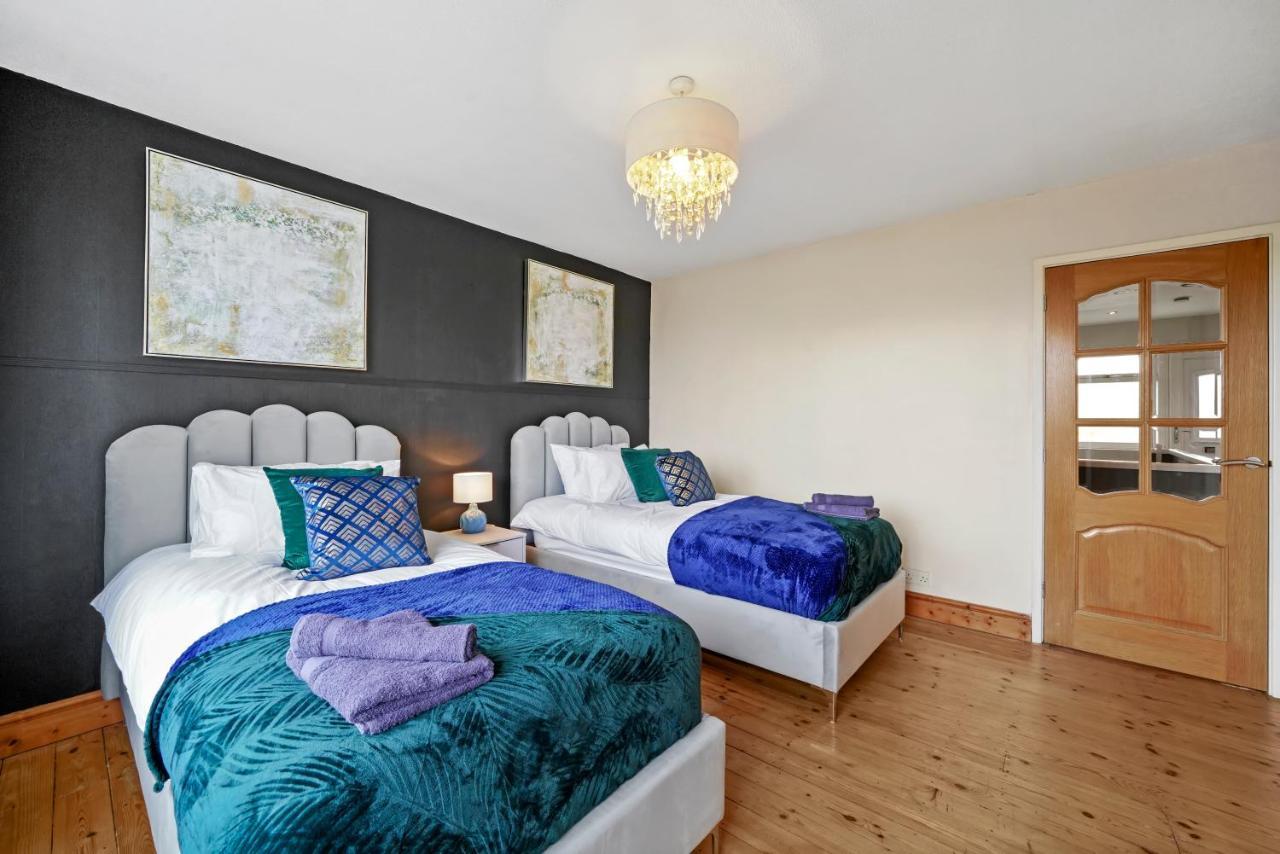 The Stylish Warwick Abode - Balcony - Garden Villa Leek Wootton ภายนอก รูปภาพ